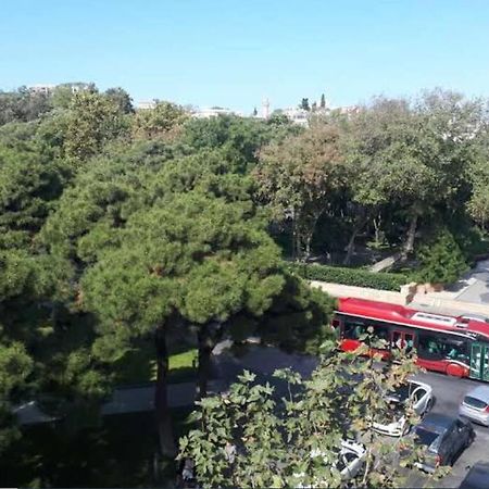 Live-Inn Stunning Apartment On Azneft Sq With President Palace & Old City Views Bakú Exterior foto