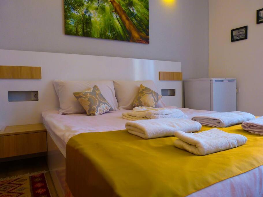 Live-Inn Stunning Apartment On Azneft Sq With President Palace & Old City Views Bakú Exterior foto